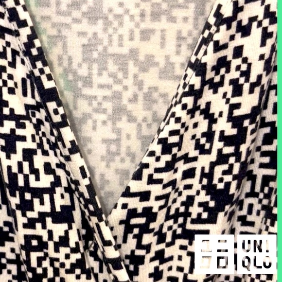 Uniqlo MoMA Special Edition Black and White Graphic Romper - Picture 7 of 9